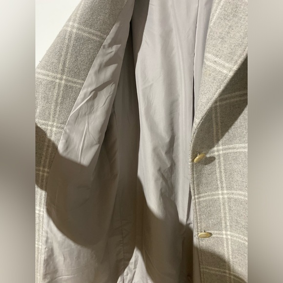 Women’s Levi Gray Plaid Coat - Picture 6 of 9